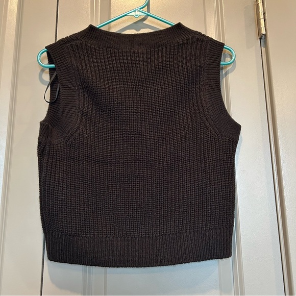 H&M DIVIDED Women's Small Black Sweater Vest Pullover Black Knit NWT - Picture 2 of 4